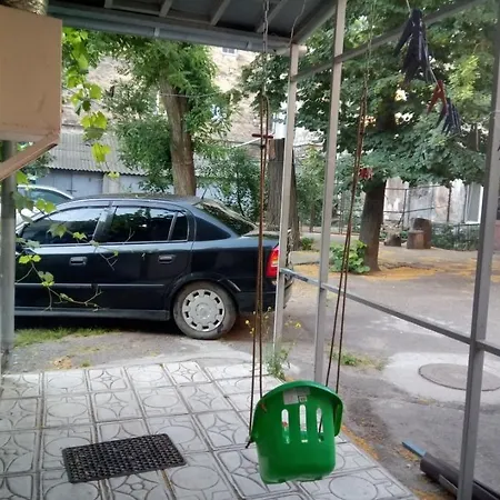 Flat Near City Garden * Odesa